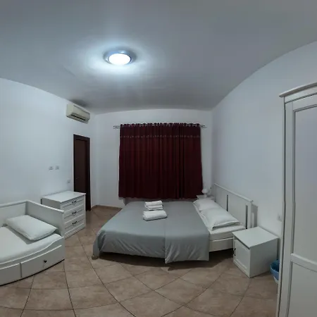 Casa de hóspedes Cinecitta 3*